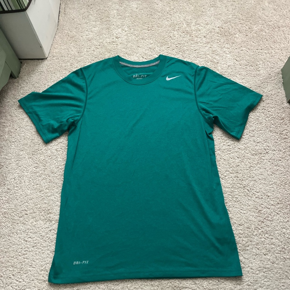 Nike Men's Green Dri-FIT Short Sleeve Tee